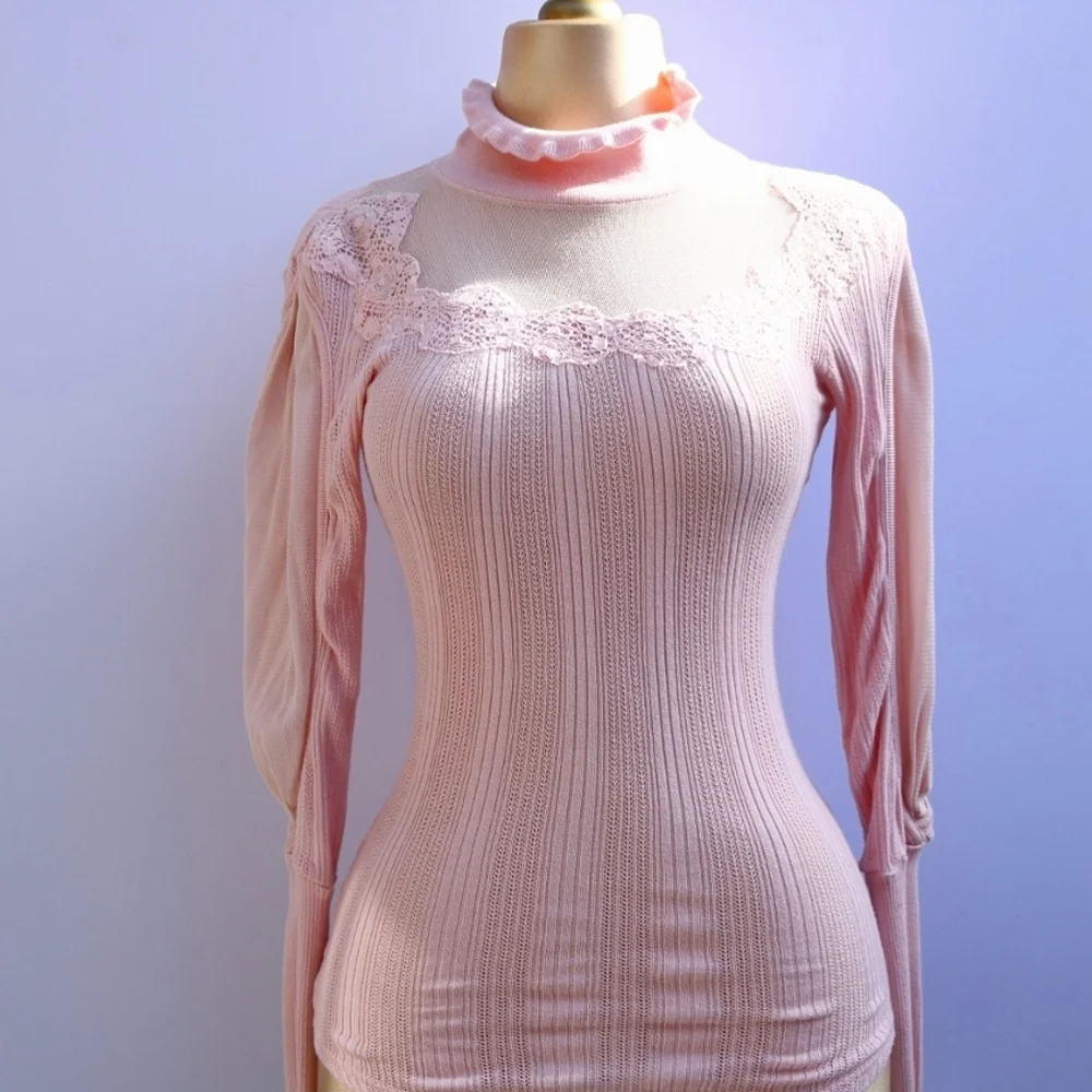 Gorgeous Free People Pink Turtleneck long sleeves with lace details, Small - Picture 3 of 10